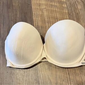 La Vie En Rose Cream Strapless Bra